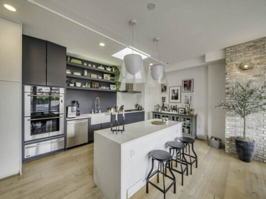 Project by KBR Design & Build